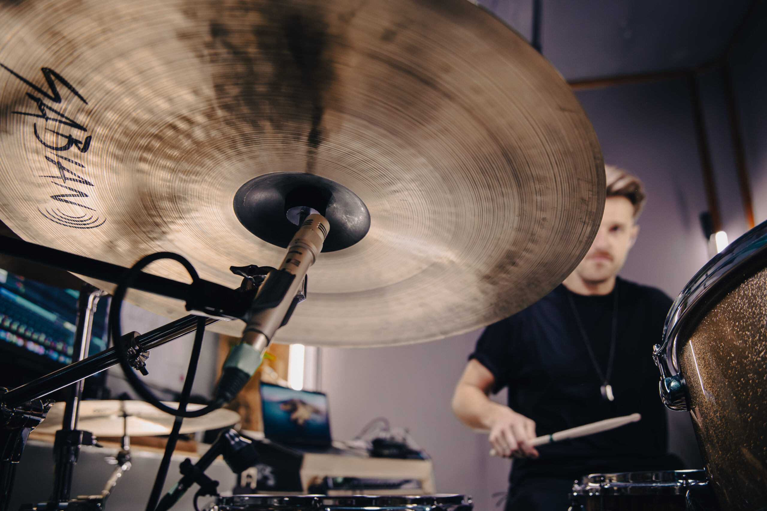 2025_12_12_Oskar_Shure-06 Oskar Podolski NXN6