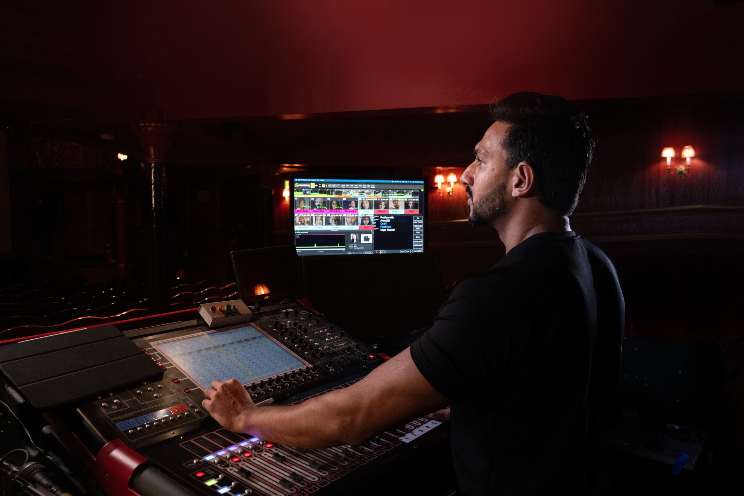 Wavetool_4_Theater_FOH_Notebook_Wide